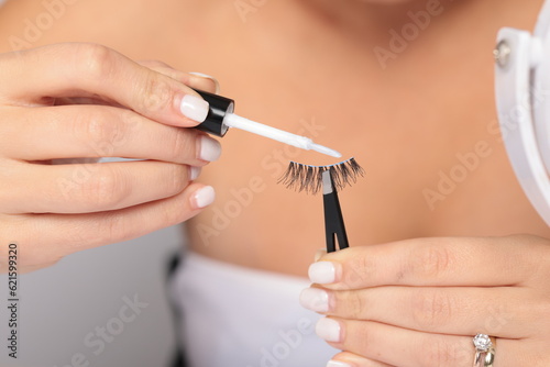 lashes application glue wispies