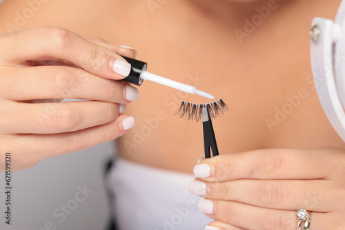 Bild auf Leinwand lashes application glue wispies