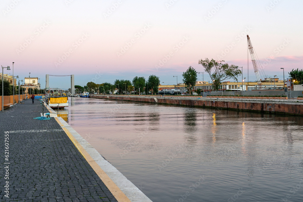 Fototapeta premium Port au lever du jour