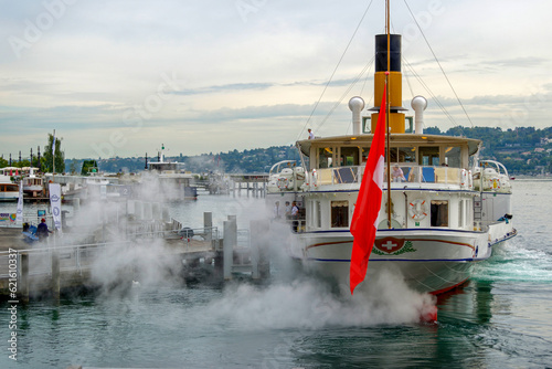 Bateau à vapeur dans la rade de Genève