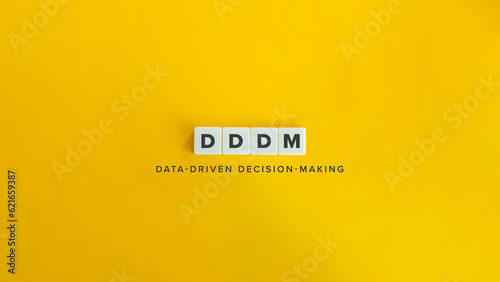 Canvas-taulu DDDM, Data-driven decision-making Acronym and Business Concept.