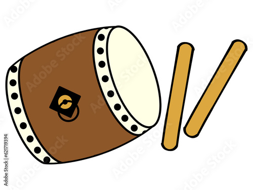 お祭りの和太鼓とバチのイラスト素材