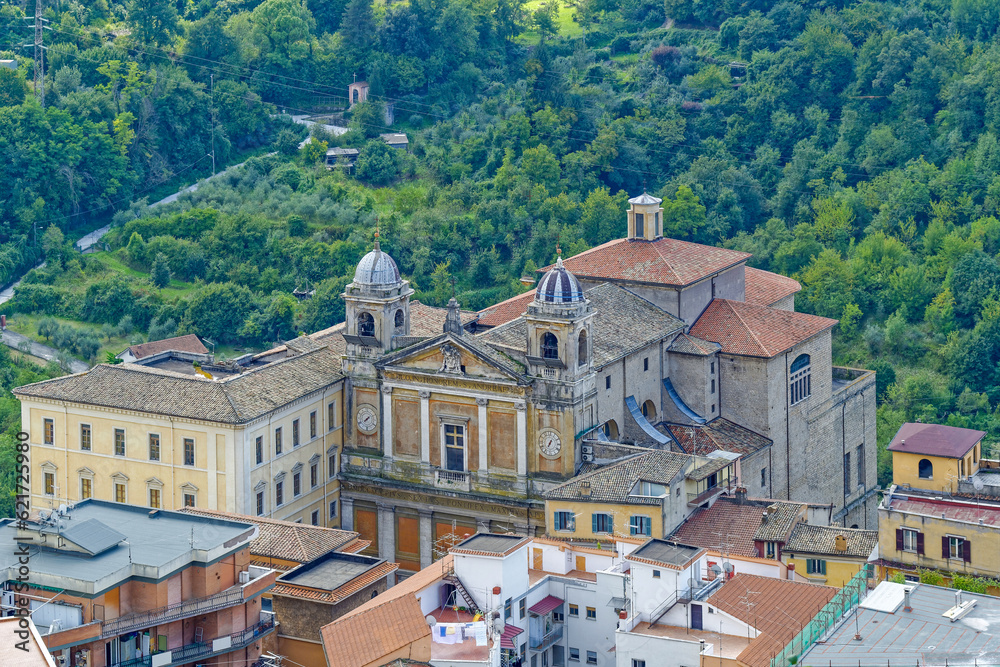 Petite ville ancienne en Italie