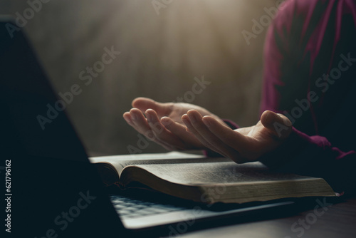 Papier peint Hands together in prayer for god blessing to wish to have a better life