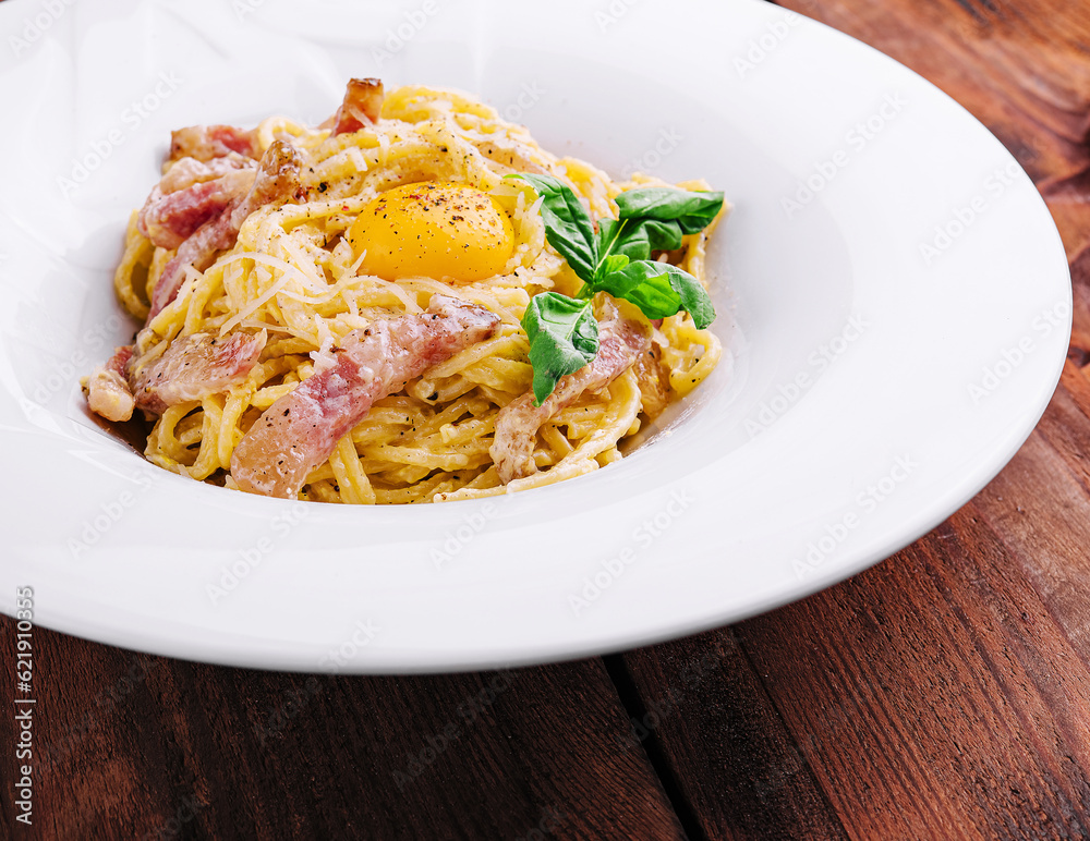 Pasta carbonara with bacon, egg and cheese