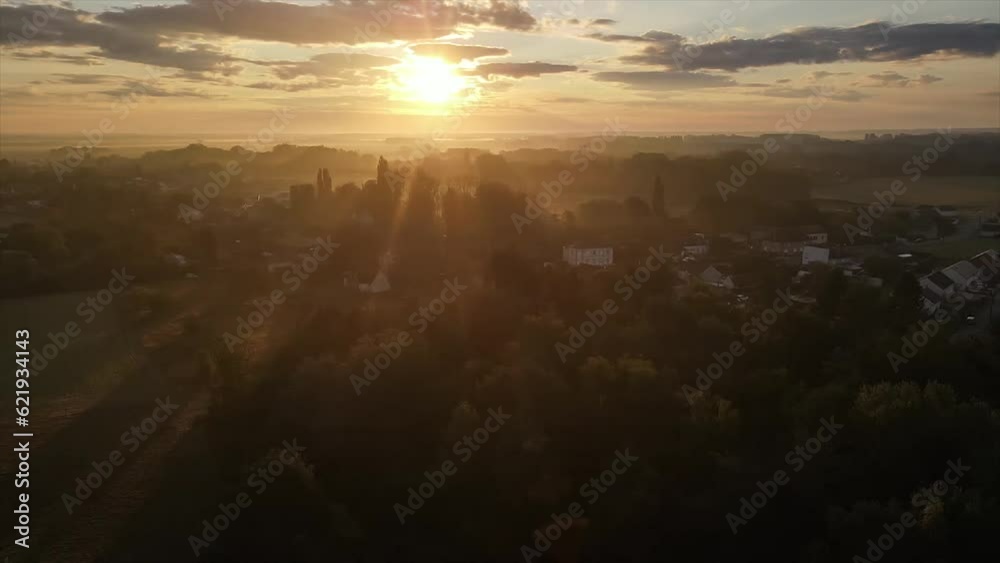 Couché de soleil sur la campagne française - drone 