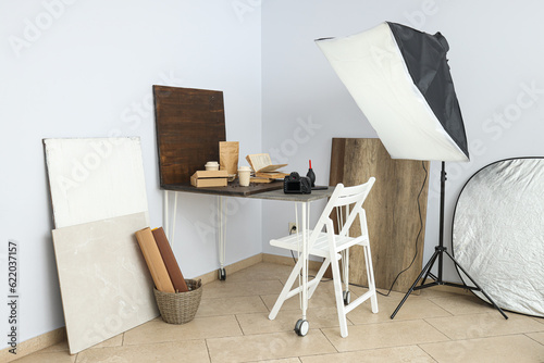 The photo studio is equipped for objective photography