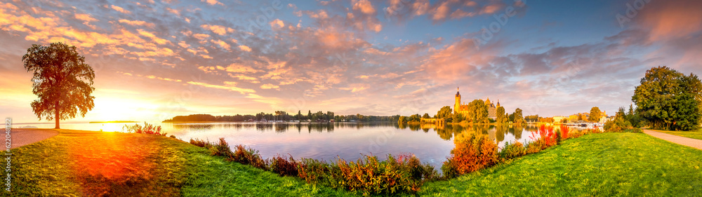 Fototapeta premium Schloss Schwerin, Mecklenburg Vorpommern, Deutschland 