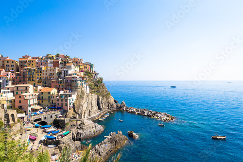 Fototapeta Naklejka Na Ścianę i Meble -  Spectacular panorama of Manarola Town in Cinque Terre during a sunny day