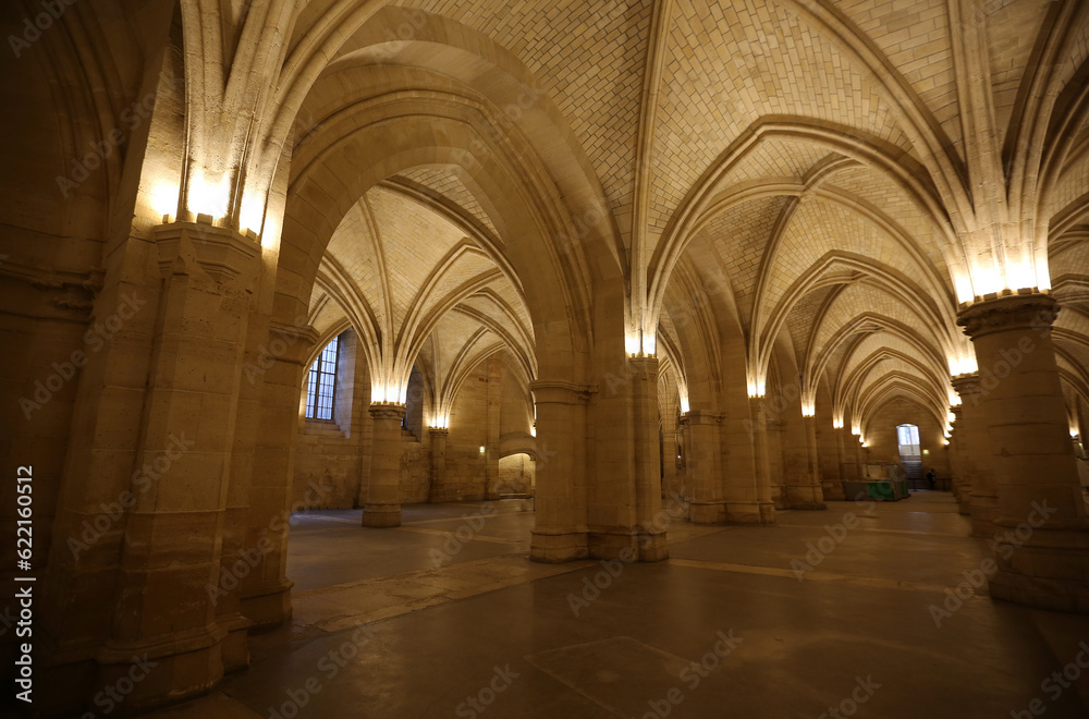 Walking the main hall - La Conciergerie interior - Paris, France