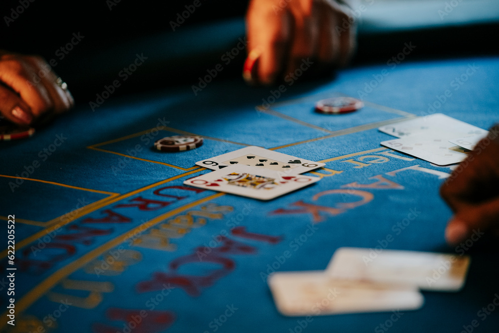 Naklejka premium Playing poker cards on casino table