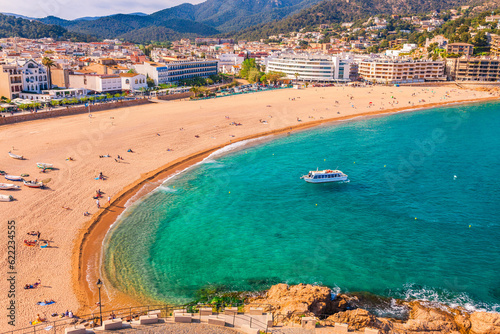 Obraz na płótnie Beach and cityscape in Tossa de Mar in Catalonia, Spain, Europe w salonie