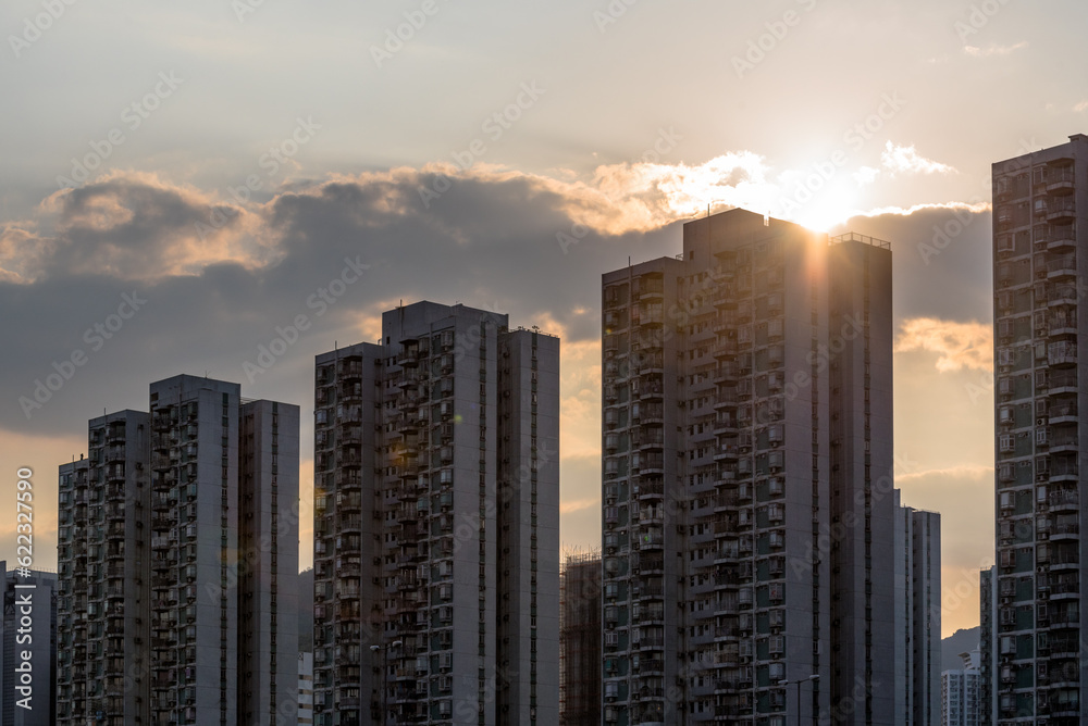 Naklejka premium sunset over city