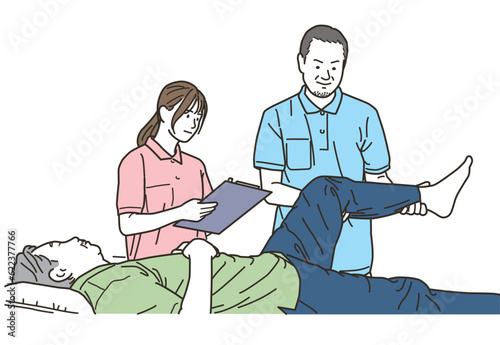 整体の研修を受ける女性と男性の整体師
