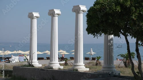 Säulen am Strand von Rhodos Stadt