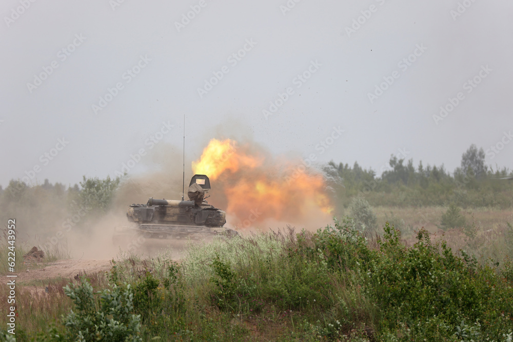 Fototapeta premium Tank shoots on the range