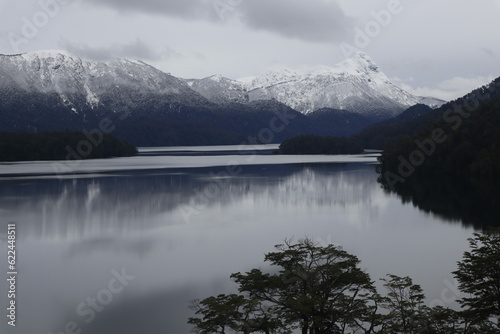 paisajes hermosos : montañas,lagos,bosques,naturalez e animales  photo