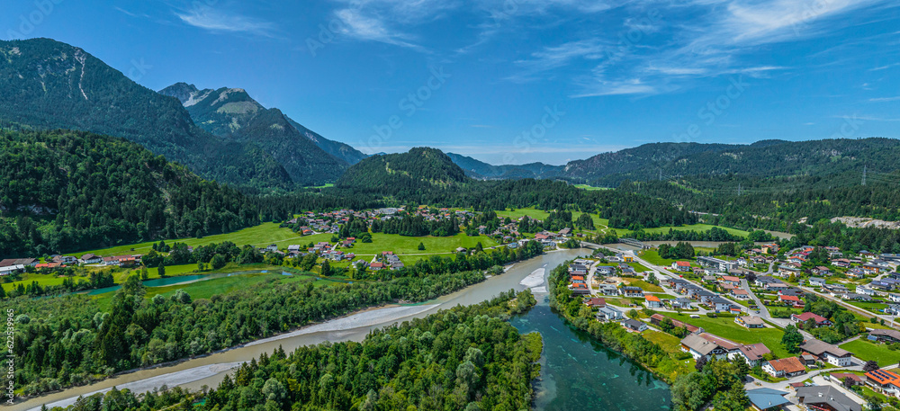 Im Tiroler Lechtal - Panorama-Blick über Pflach nach Norden