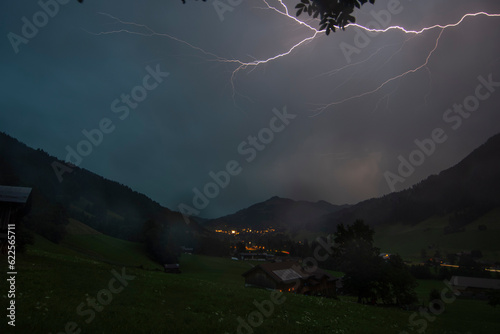 Gewitterstimmung über Gstaad III