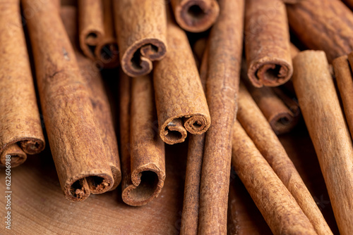 Whole dried cinnamon for baking