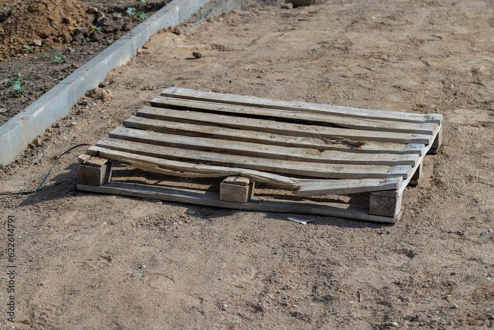 construction of a new walkway in the city park