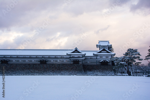 雪の金沢城