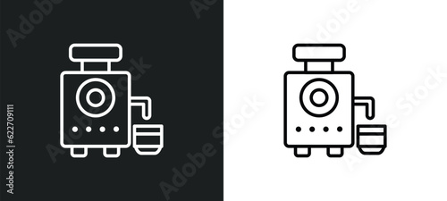 juicer outline icon in white and black colors. juicer flat vector icon from kitchen collection for web, mobile apps and ui.