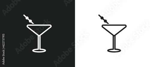 manhattan outline icon in white and black colors. manhattan flat vector icon from drinks collection for web, mobile apps and ui.