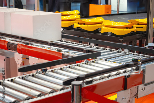 Roller conveyor belt. Indus...
