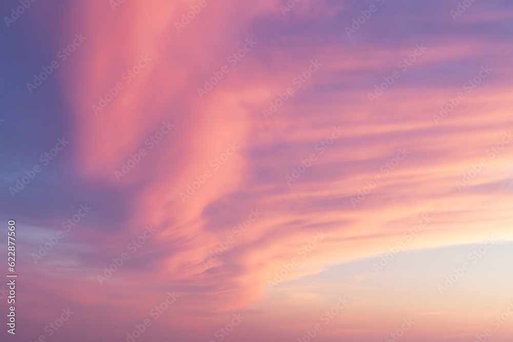 南原千畳岩海岸から望む夕焼けと雲