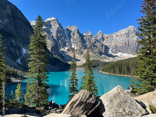 Fototapeta Naklejka Na Ścianę i Meble -  Moraine Lake in Banff, Alberta, Canada