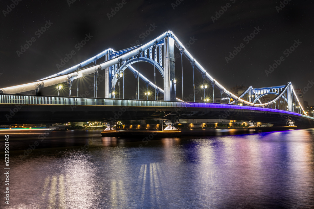 Fototapeta premium A Tokyo Bridge at night