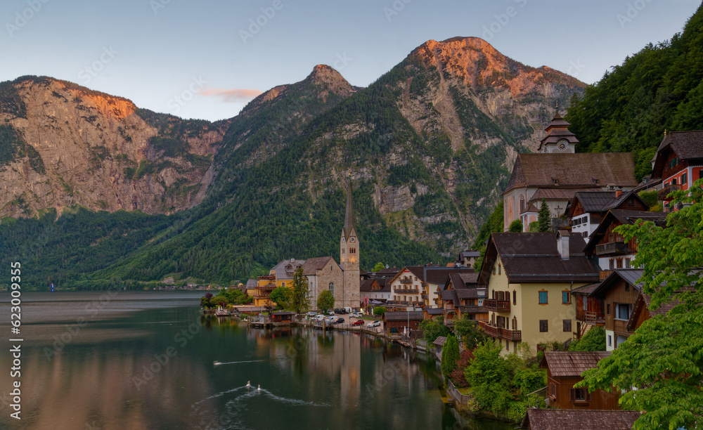 Fototapeta premium Abendstimmung Hallstätter See