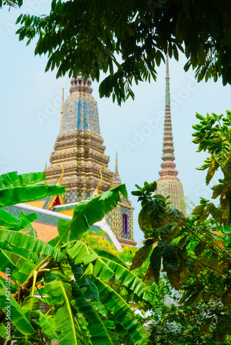Temple Wat Pho religion bouddhiste ,magnifique architecture, Bangkok, Thaïlande