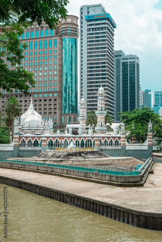 Photography mosquée islamic de la riviere de la vie à kuala lumpur, Malaysie
