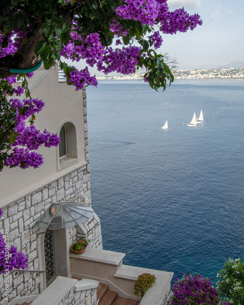 Fototapeta premium Magnifique paysage en bord de mer près de Nice sur la Côte d'Azur