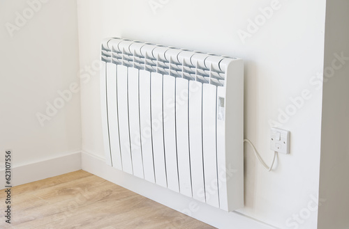 Electric panel radiator fitted with a house with no gas
