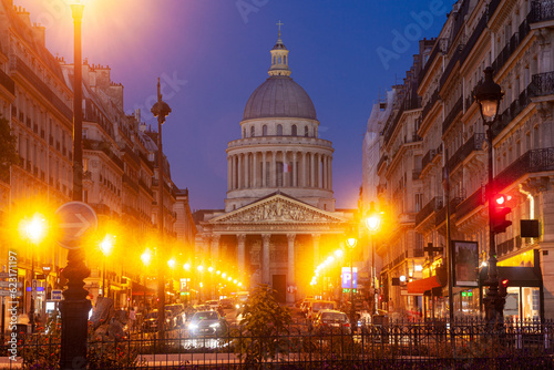 Fototapeta Naklejka Na Ścianę i Meble -  View of the Pantheon building in Paris at sunset time