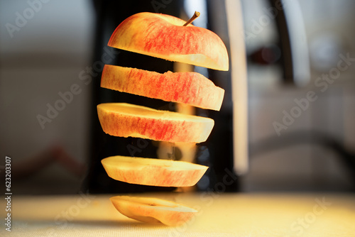 Foto floating apple slices levitation