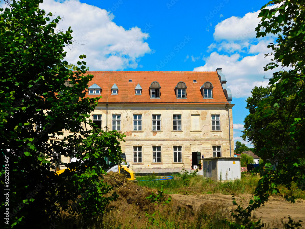 Sanierungsarbeiten am Schloss aus dem 18. Jahrhundert