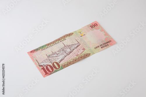 New 100 Saudi Riyal Banknotes showing King Salman of Saudi Arabia