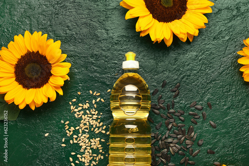 Sunflower oil bottle with r...