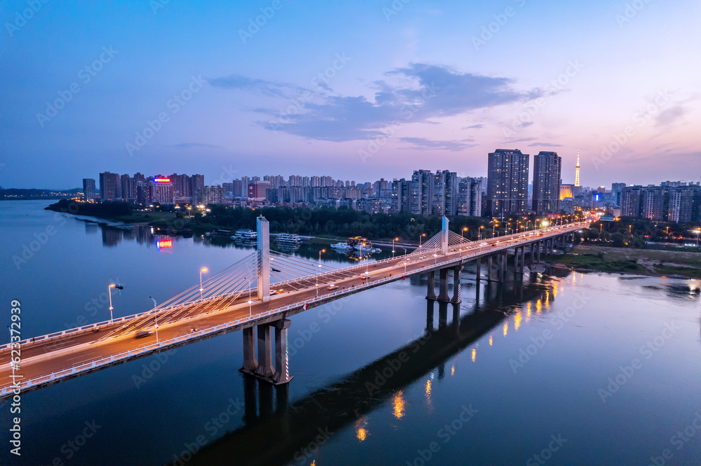 Night view of Tianyuan Bridge in Zhuzhou, China