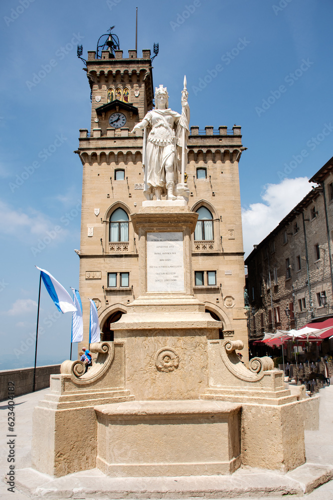 Piazza della libertà in the square is the statue of Liberty San Marino