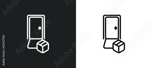 delivery door icon isolated in white and black colors. delivery door outline vector icon from delivery and logistic collection for web, mobile apps and ui.