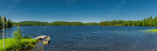 Ruderboot an einem Angelsee bei Trondheim in Norwegen