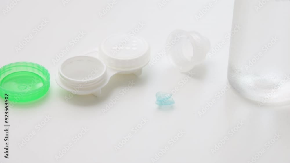dried out no solution deshydratation contact lens isolated 4k . case