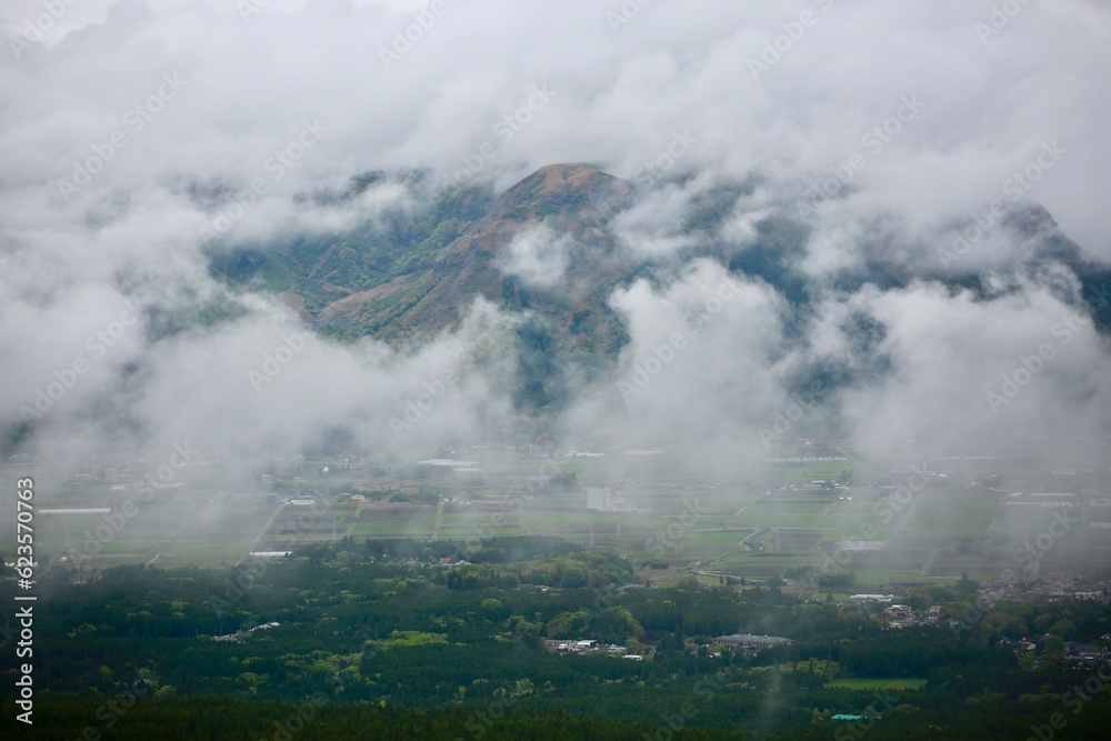 Fototapeta premium clouds in the mountains