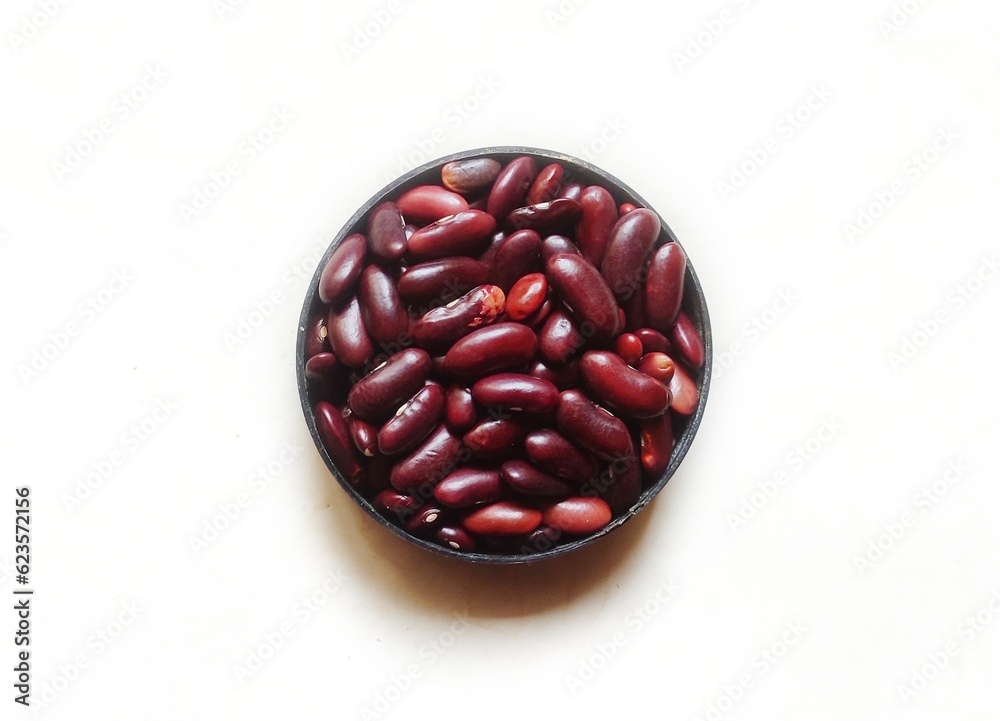 Kidney beans are a variety of the common bean (Phaseolus vulgaris), a