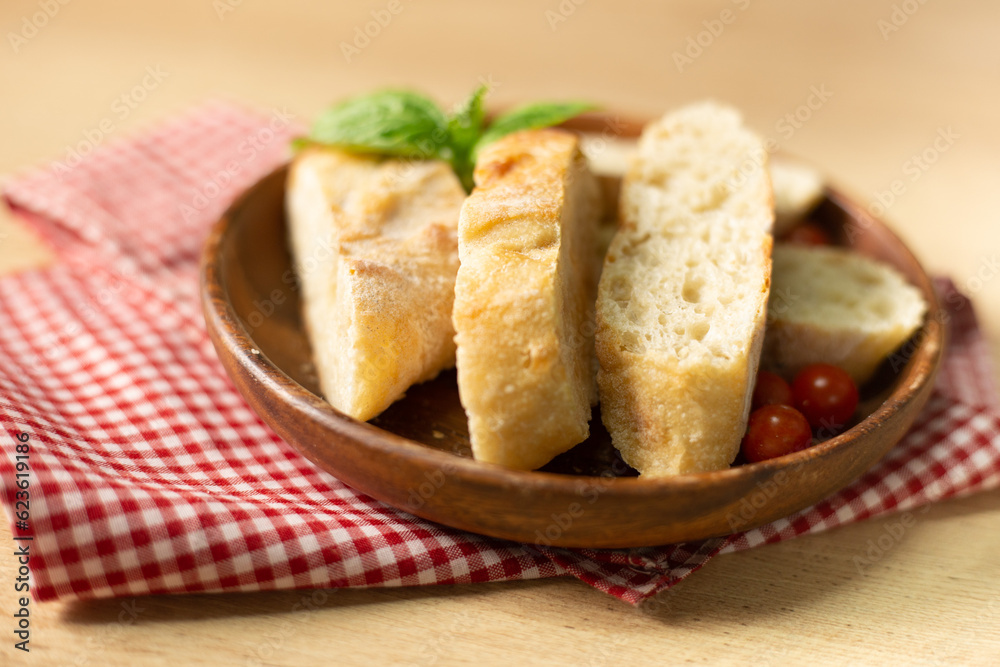 Rebanadas de pan baguete - rebanadas de pan francés Rebanadas de pan baguete - rebanadas de pan francés